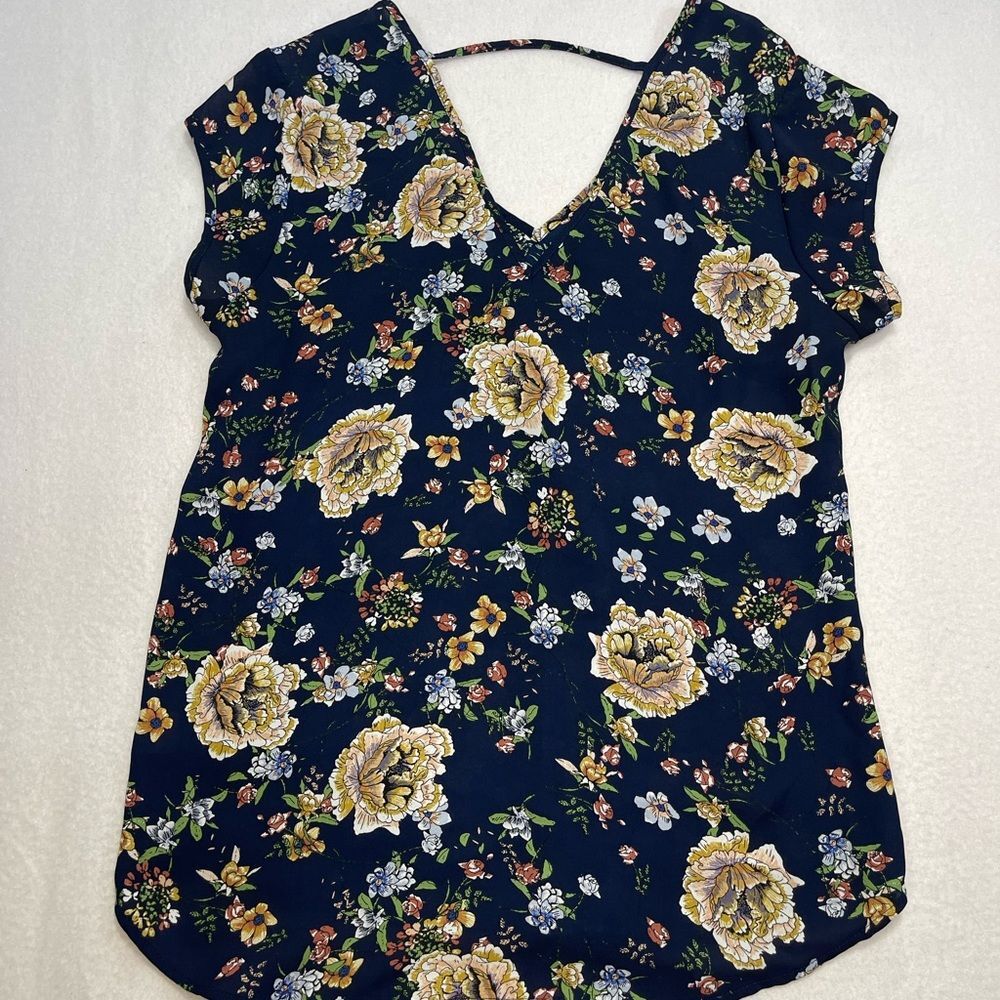 Halogen Navy Floral Blouse Size Small V-Neck Short Sleeve Top